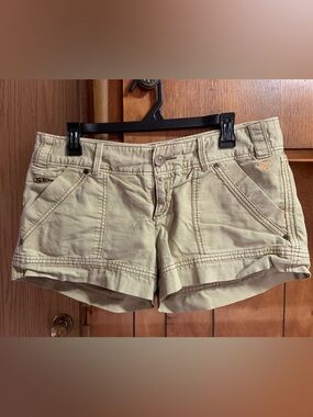 American Eagle Outfitters Light Tan Cargo Shorts